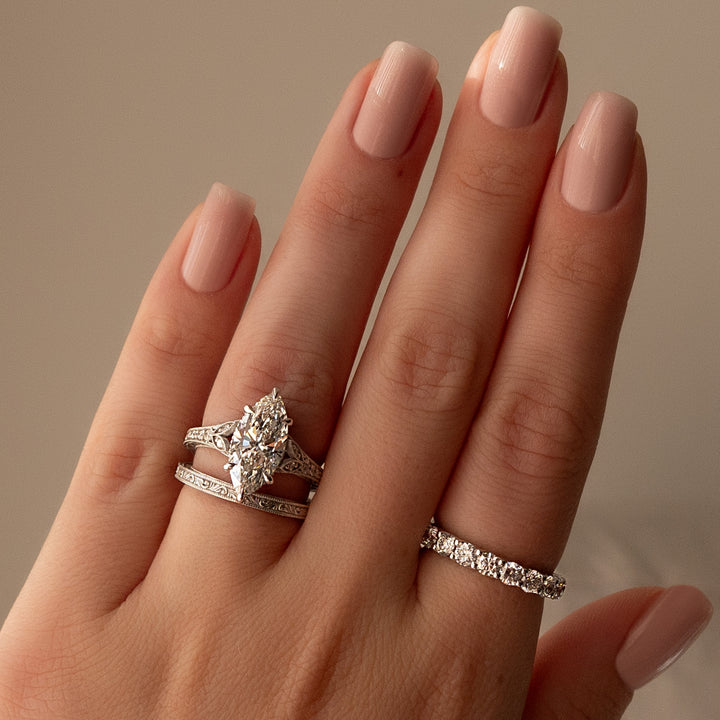 The Skye Wedding band #material_white