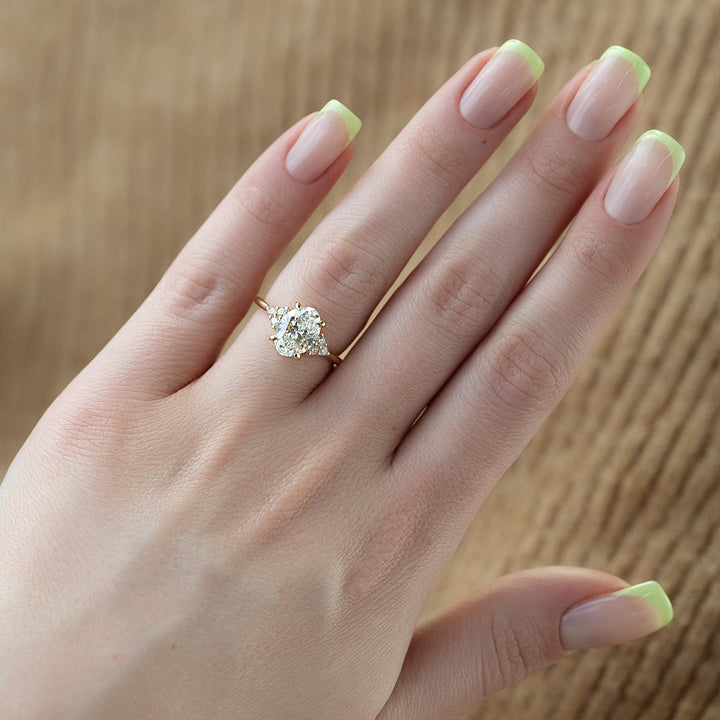 The Summer Oval Lab Diamond Moissanite Engagement Ring *Shown with 2.5 ct #material_gold