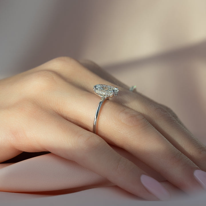 The Sydney Oval Lab Diamond Moissanite Engagement Ring *Shown with 2.5 ct #material_white