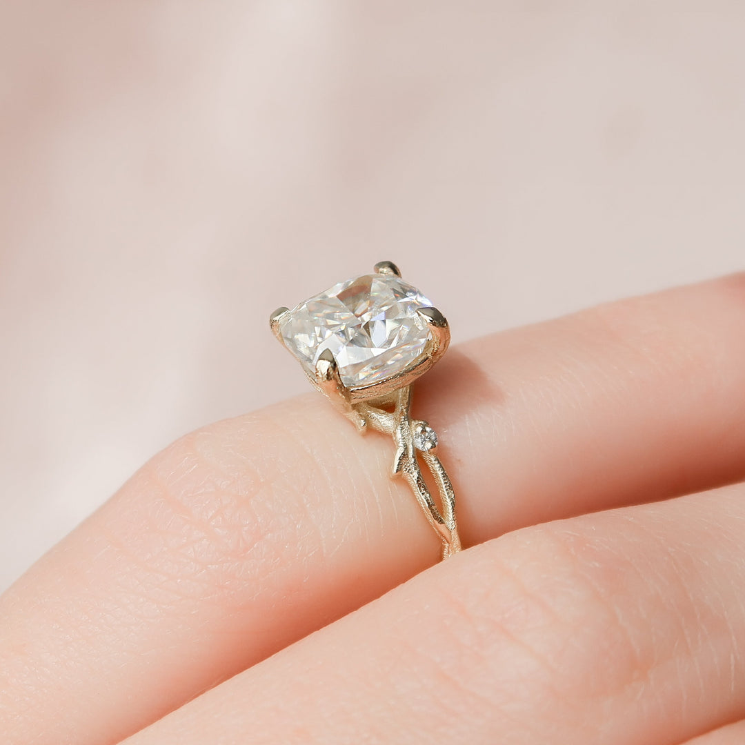 The Textured Coco Set With Cushion Side Stone Moissanite#material_14k-gold