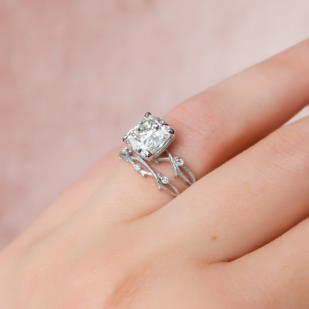 The Textured Coco Set With Cushion Side Stone Moissanite#material_14k-white