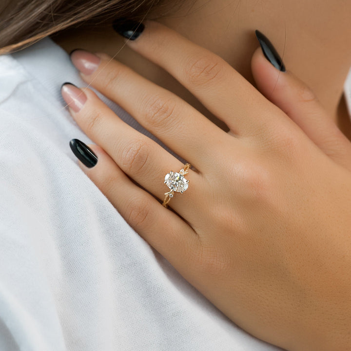 The Textured Coco Set With Oval Side Stone Lab Diamond 1.5 Carat 14K Gold#material_14k-gold