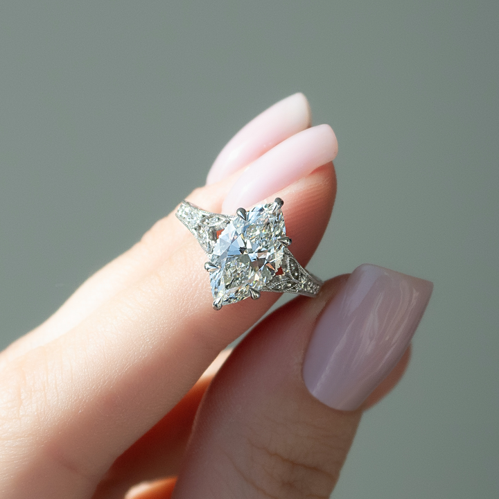 The Vienna Set With A Marquise Lab Diamond#material_white